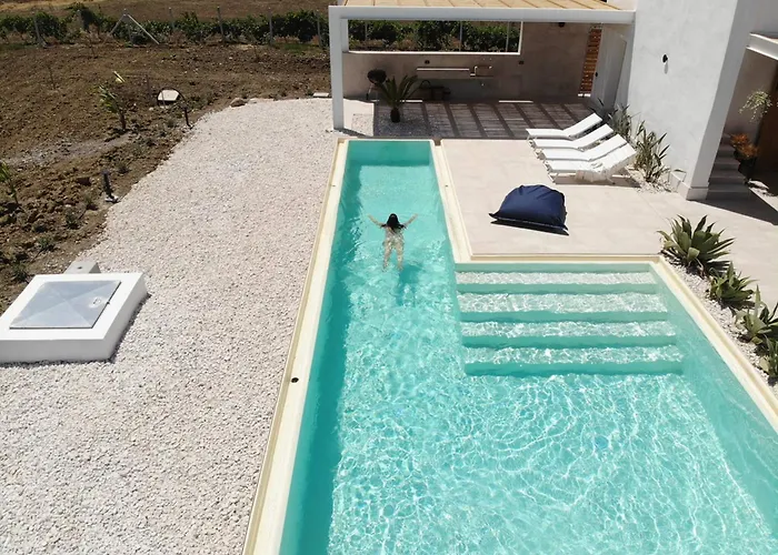 Villa Della Qubbah With Pool Alcamo