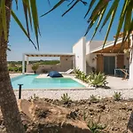 Villa Della Qubbah With Pool