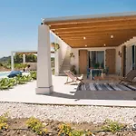Villa Della Qubbah With Pool Alcamo