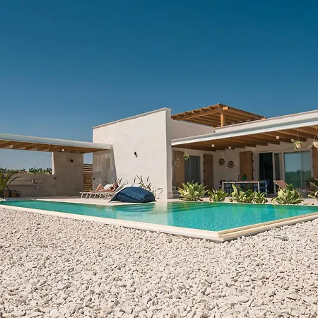 Della Qubbah With Pool アルカモ