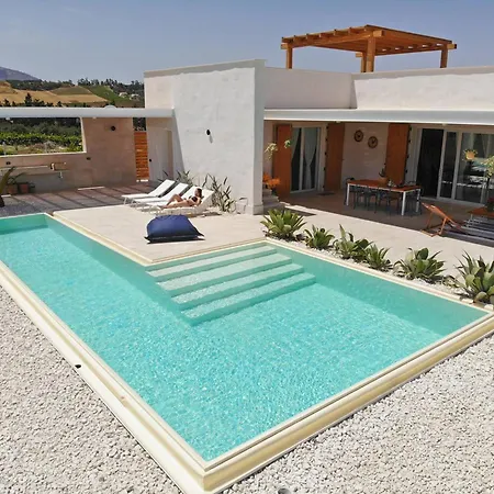 Villa Della Qubbah With Pool *