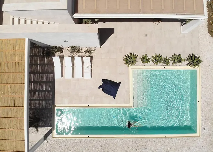 ヴィラ Della Qubbah With Pool