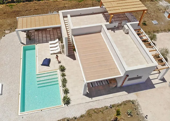 Della Qubbah With Pool ヴィラ