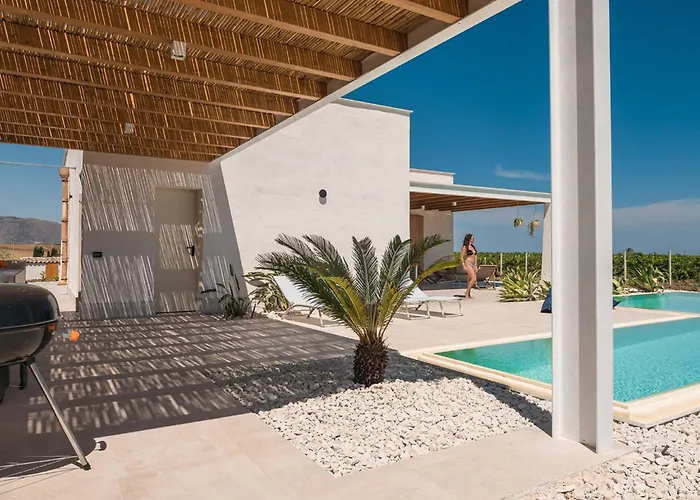 Della Qubbah With Pool