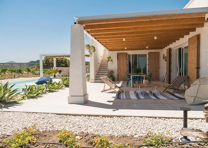 ヴィラ Della Qubbah With Pool アルカモ